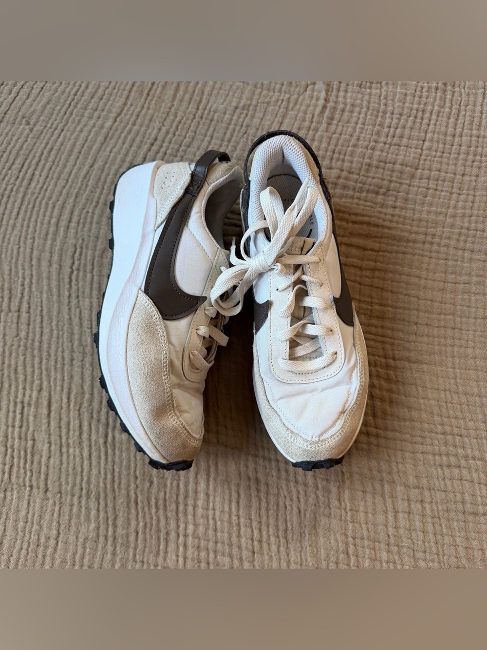 Women’s Nike neutral tennis shoes